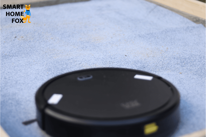 Easy Home Saugroboter von Aldi nach dem Sand Saugtest auf hohem Teppich